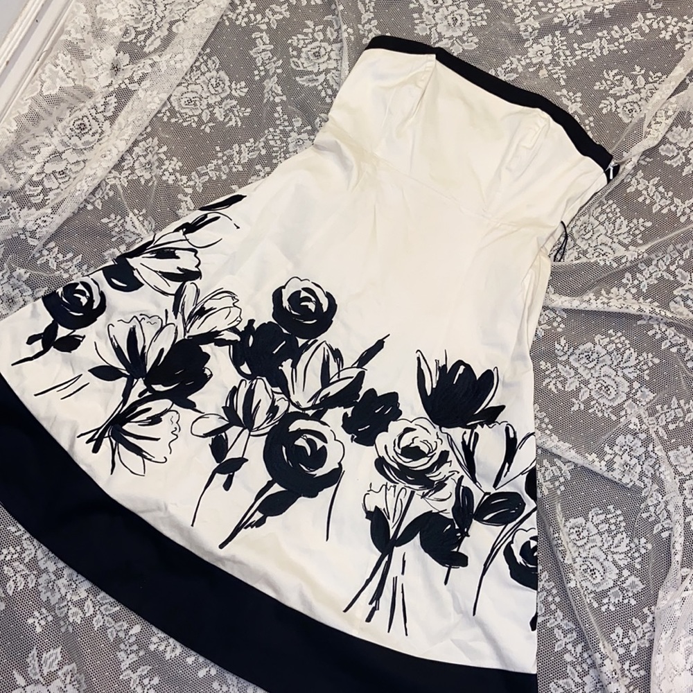 WHBM Floral Strapless Dress Embroidered Corset White House Black Market SZ4 - Picture 3 of 14